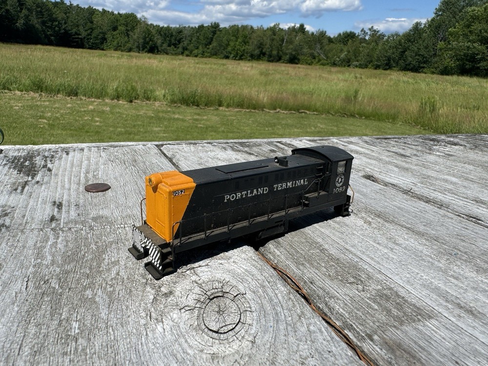 Portland Terminal Diesel Locomotive *SHELL* HO Scale