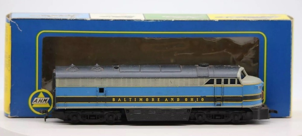AHM HO SCALE DUMMY DIESEL LOCOMOTIVE Baltimore and Ohio 1:87 Gauge In Box