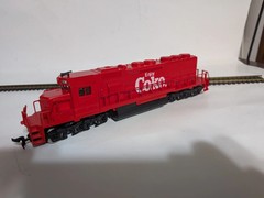 HO SCALE ELECTRIC TRAIN ENGINE & CABOOSE “ENJOY COKE” DIET COCA -COLA