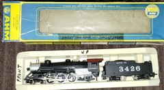 AHM HO 4-6-2 Light Pacific Santa Fe 3426 TESTED Good Kadee On Front Horn On Rear