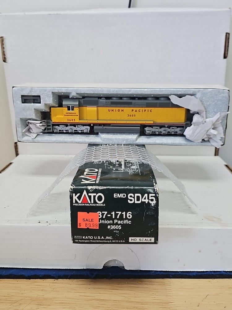 KATO 37-1716 HO EMD SD45 Union Pacific Locomotive #3605 Engine.