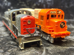 Lot 2 HO Locomotive/loco, 2061, TYCO 4301, Both Loco WORK GREAT, lot 4 bin 1