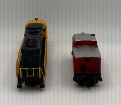 Life-Like Santa Fe Trains HO Scale Engine #8679 Deluxe Locomotive GP-38 Caboose