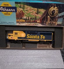 HO ATHEARN 4758 GP60 SANTA FE # 4759