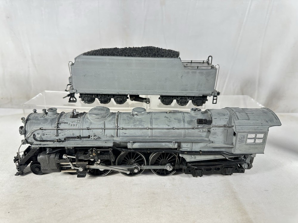 RARE Lionel Original Prewar #700K Scale Hudson Loco and Tender in Primer Gray!