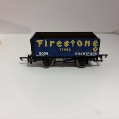 Hornby R6343 7 Plank Firestone Wagon 00 Gauge 2004 Brentford NOS