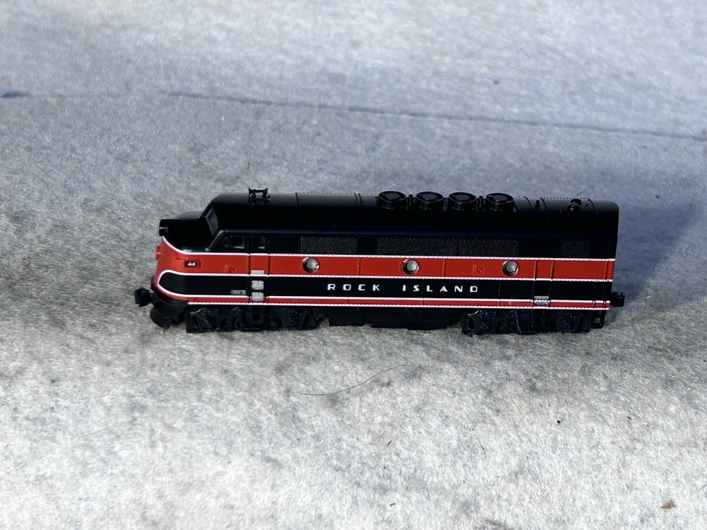 Beautiful KATO Rock Island RR F-3A #44 Locomotive N Gauge ￼