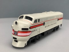 HO Stewart 8200 F3A PH II Locomotive CB&Q Low Fans Powered HO4100