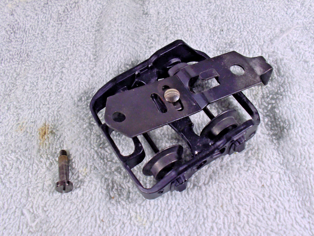 Lionel Original Vintage part for postwar 726 1948. rear truck with draw bar