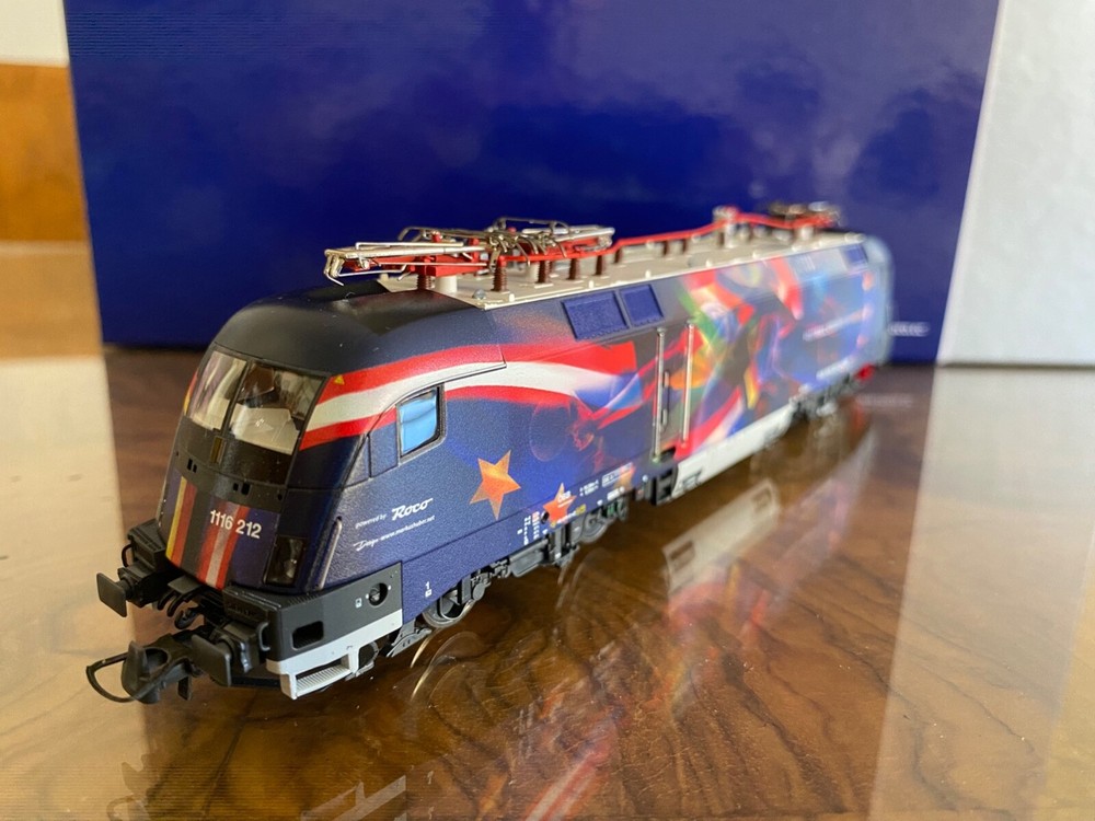 Roco 7500062 – ÖBB Taurus 1116 Football Unites Europe – DC analog – LNIB