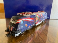 Roco 7500062 – ÖBB Taurus 1116 Football Unites Europe – DC analog – LNIB
