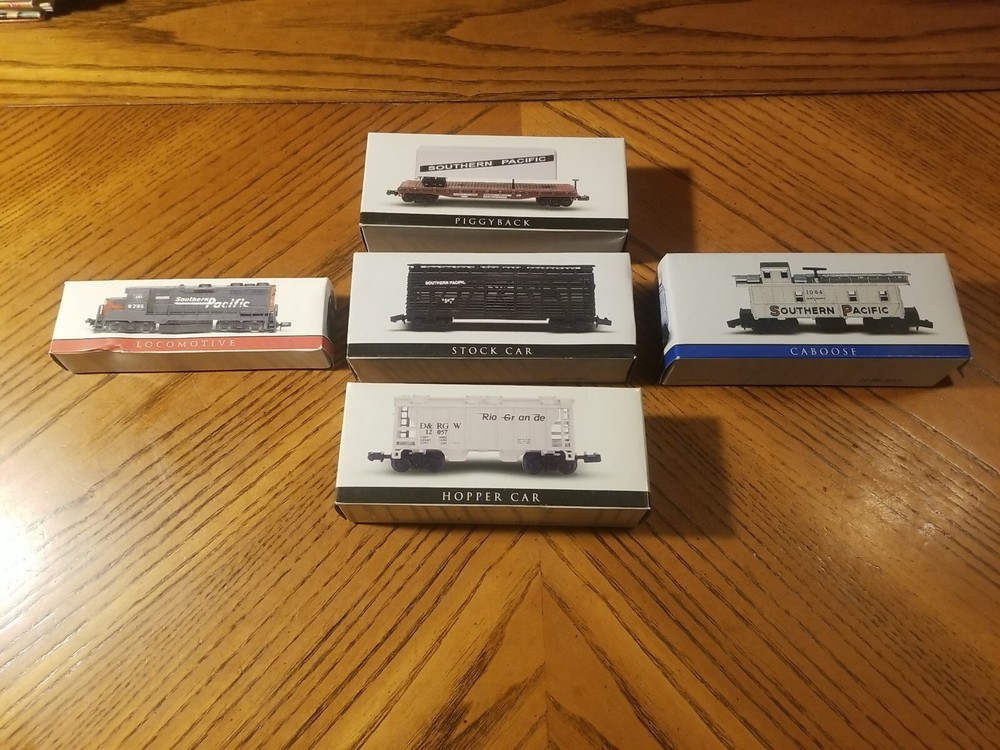 High Speed Southern Pacific Locomotive Caboose Hopper Piggyback Stock Car