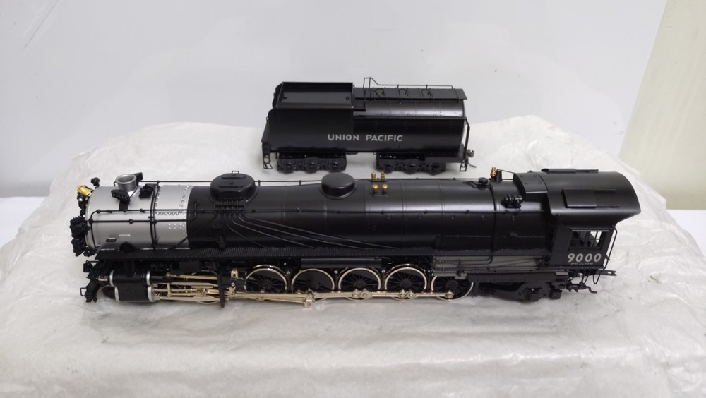 Tenshodo Brass Union Pacific 4-12-2 Class 9000 Steam Locomotive – HO scale