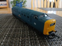 Vintage OO/HO scale Lima Italy Blue Class 55 Deltic Yeomanry Diesel Locomotive
