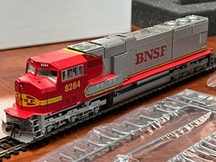 BNSF SD75I Locomotive – Rd# 8284 – Athearn Genesis (G6147) HO scale – NIB