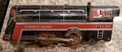 WYANDOTTE Tin WIND-UP Locomotive Train W R L 970 Engine with Key Non-Working