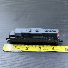 HIGH SPEED SOUTHERN PACIFIC LOCOMOTIVE #9725 – N Scale