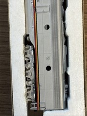 Model Power HO Scale EMD E9 Diesel Locomotive Santa Fe Warbonnet
