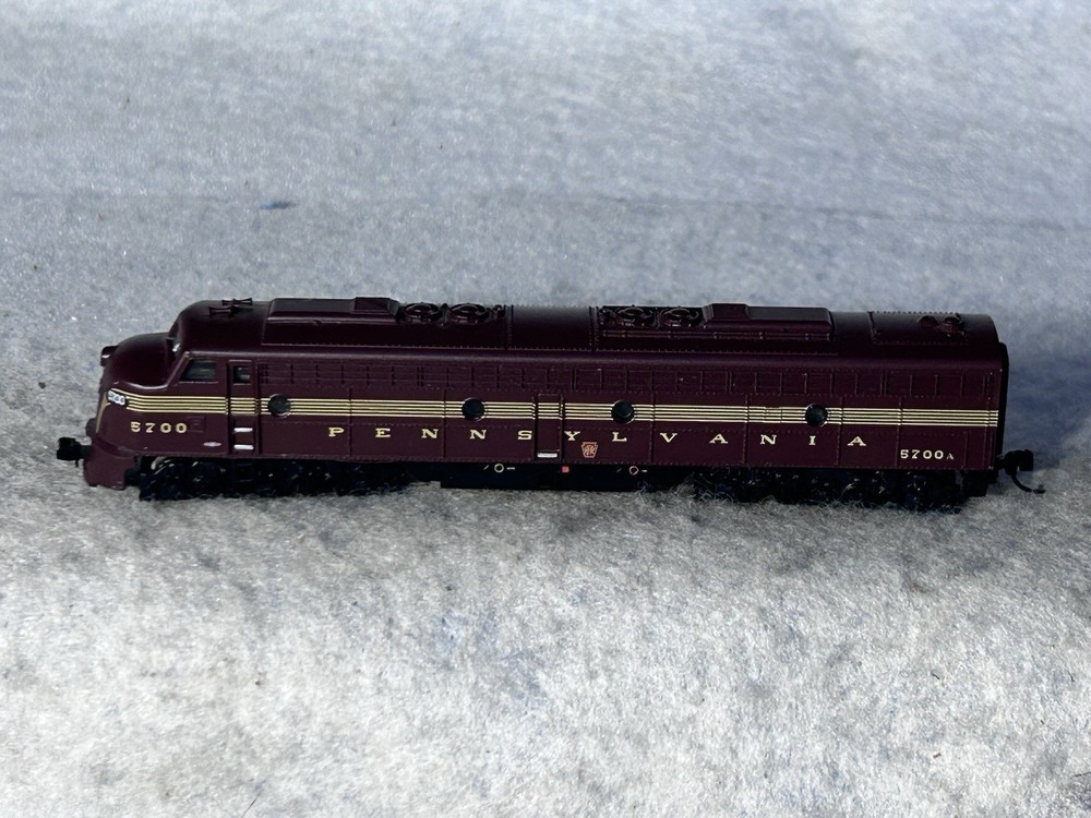 Nice Proto Pennsylvania RR E-8 A Diesel Engine N GAUGE