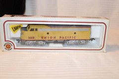 HO Scale Bachmann, F-9A Diesel Locomotive, Union Pacific, Yellow, #1468