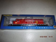 BACHMANN HO EMD SD40-2 CANADIAN PACIFIC LOCOMOTIVE #6615 (modern) NOS NEW!