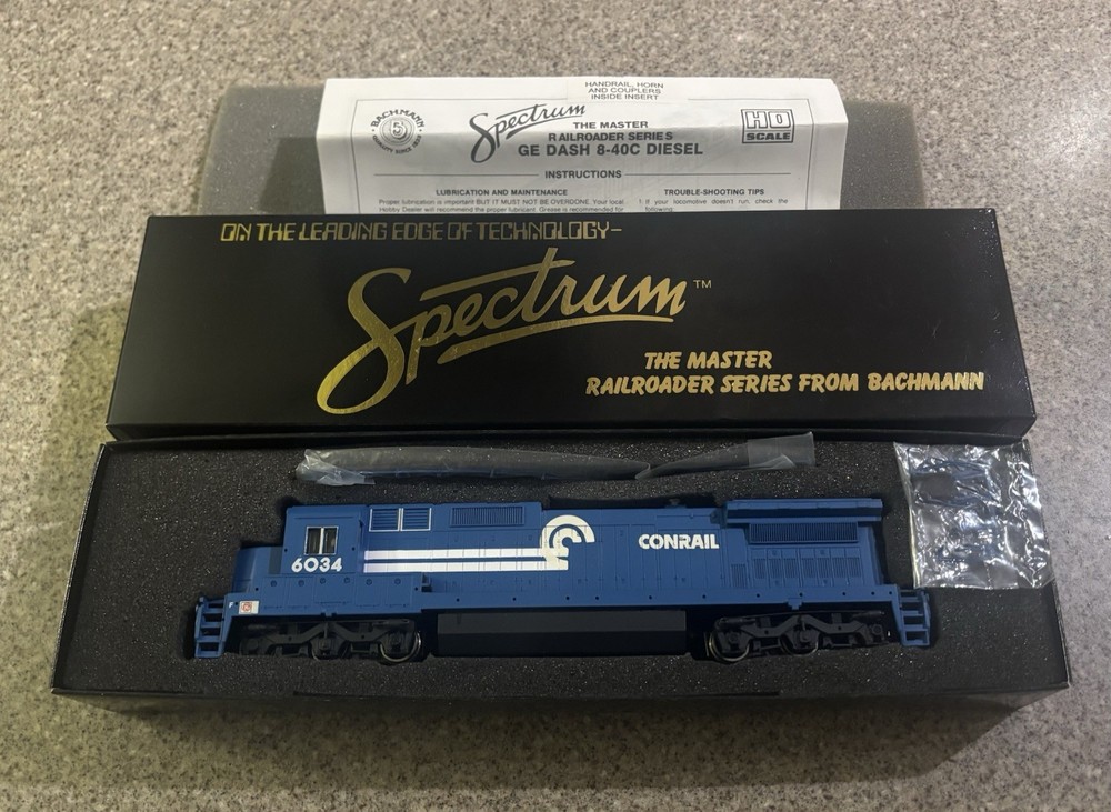 Conrail BACHMANN SPECTRUM HO Scale Train Conrail GE DASH 8-40C Diesel Loco NIB