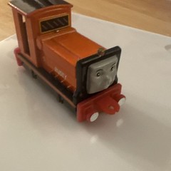 Rusty OO Gauge Analog Diesel Locomotive Engine, Orange/Black/Red/Gray
