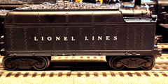 LIONEL 2466W TENDER ONLY NO LOCO IN FAIR COND, FLYING SHOE TRUCKS DEEP DISH WHLS