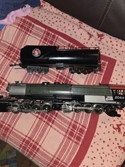 WEAVER “Quality Craft” GREAT NORTHERN model Locamotive #2044 and Tender.
