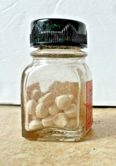 Lionel Original Bottle SP Smoke Pellets Postwar Orange Label 773 736 726 671