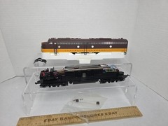 Proto 2000 HO Scale 8712 E8/9 Diesel Locomotive Illinois Central 4025 NOS Runs