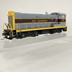 Bowser HO Erie Lackawanna EL #614 Baldwin DS4-4-1000 DC Powered