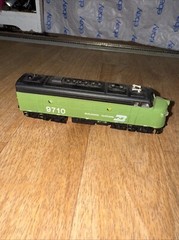 HO Scale Bachmann EMD F9 Diesel Locomotive Burlington Northern 9710 Runs