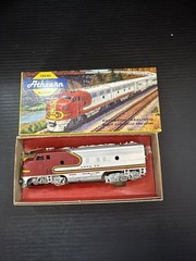 Athearn Train HI-F Santa FE FREIGHT Diesel Needs TLC Sold As Is