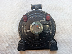 VINTAGE PREWAR LIONEL TRAIN STEAM ENGINE 261 249E FRONT BOILER HATCH W/ LATCH H6