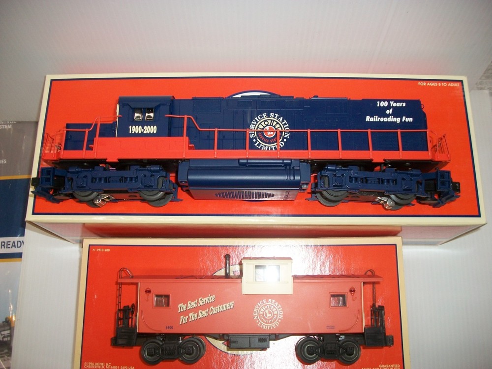 LIONEL 6-28515 & 17626 ” SERVICE STATION ALCO C-420 & CABOOSE , EX+ ” LOT #46431