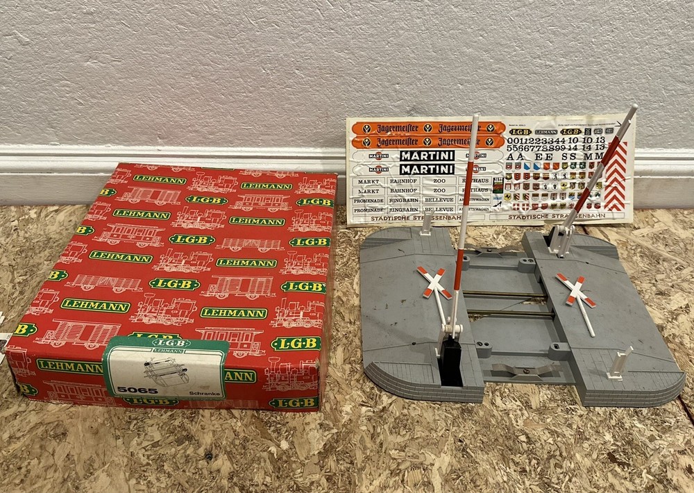 LEHMANN LGB G 5065 OPERATING CROSSING GATE PLATFORM INCOMPLETE – ORIGINAL BOX