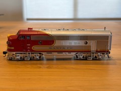 Walthers 920-40903 HO SF EMD F7A with Tsunami Sound & DCC #303L