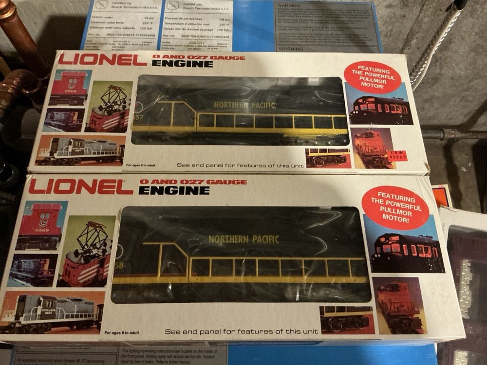 Lionel Northern Pacific AA Diesel Units Locomotive 8857 & 8858 MPC Made In USA