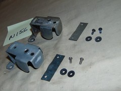 LIONEL 2343 – 2344 F-3 2 BATTERY BRACKETS WITH INSULATOR N156