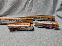 Lot Of 4 HO Scale Hawthorne Bachmann NCAA Illinois Fighting Illini Train Set