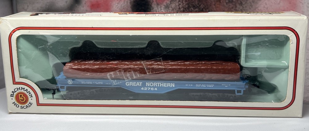 HO SCALE BACHMANN GREAT NORTHERN Flatcar W/Logs 42764