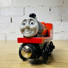 Rheneas Orange – Thomas the Tank & Friends Wooden Railway Magnet Trains