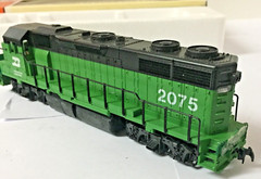 CON-COR EMD GP-38 0015-002002 Burlington Northern BN2075 USA org box Good 8.5/10