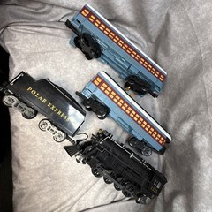 Lionel Polar Express Train Engine 1225 Tender Passenger Car & Caboose 4 Pc Set