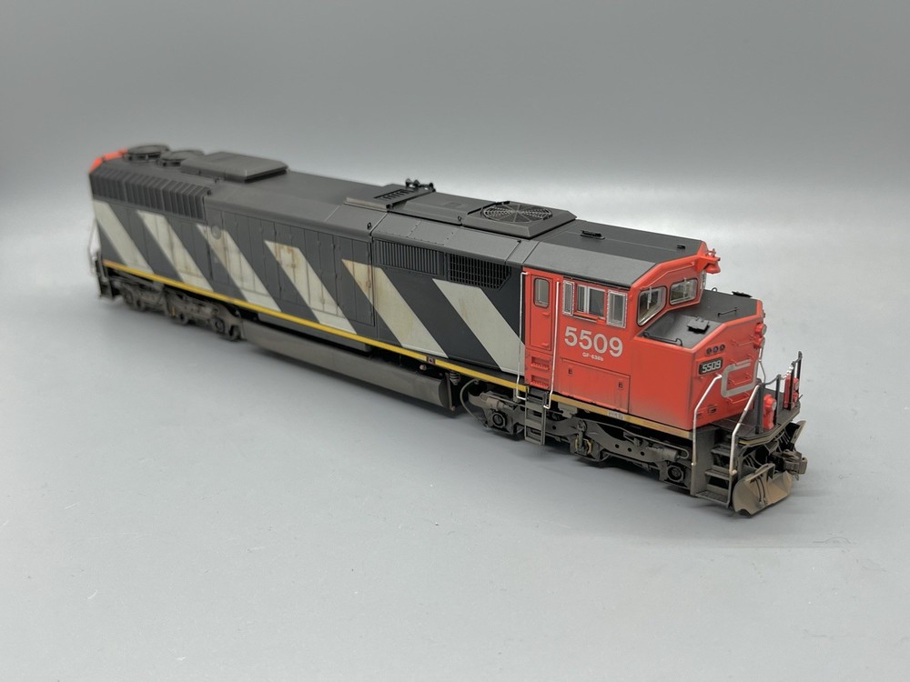 Aurora Miniatures Canadian National SD60F #5509 with DCC, Sound, Weathered