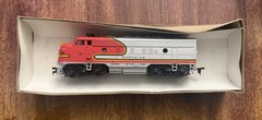 Athearn Santa Fe HO Scale 1:87 Diesel Locomotive DC Analog Bo-Bo Red/Silver