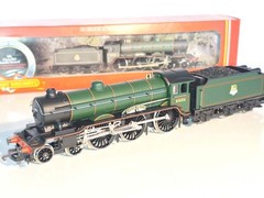 Hornby R060 BR Class B17 Leeds United Loco. New Old Stock. Mint Cond. Boxed. OO