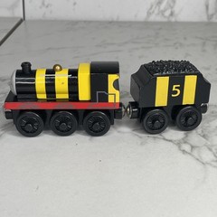 Thomas & Friends Wooden Railway Train Tank Busy as a Bee James Engine w/ Tender
