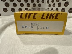 Vintage LIFE LIKE HO SCALE 3500 SANTA FE GP38 POWERED LOCOMOTIVE ORIGINAL BOX